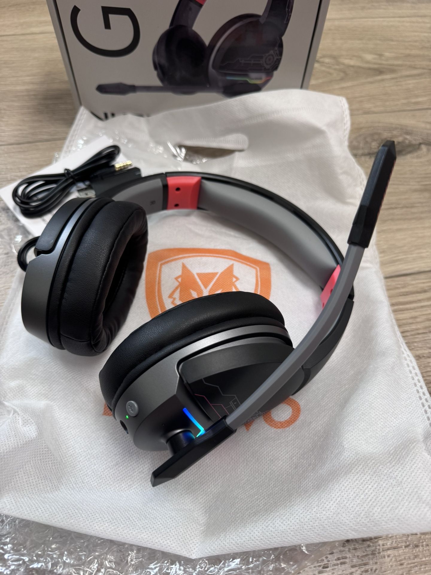 Wireless & Bluetooth Headset with Mic. Lightweight & RGB Lighting.
