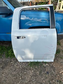 2017 dodge ram 1500 rear pasanger side door