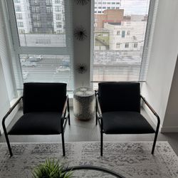 Living Room - Seats 