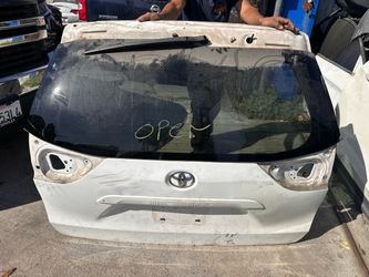 2011-2020 TOYOTA SIENNA TAILGATE
