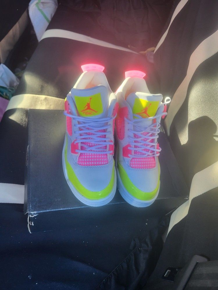 Jordan 4 Retro Se Gs White Lemon Venom Size 5.5y