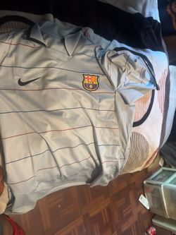 FC Barcelona Ronaldinho #10 Jersey – Vintage Style Soccer Shirt 2XL