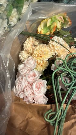 Artificial Flower Bundle with Wire Frame