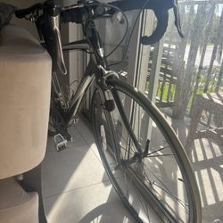 Trek Road bike Barely used kept inside 
