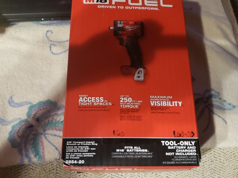 Milwaukee 3/8 Compact Impact Wrench With Friction ring