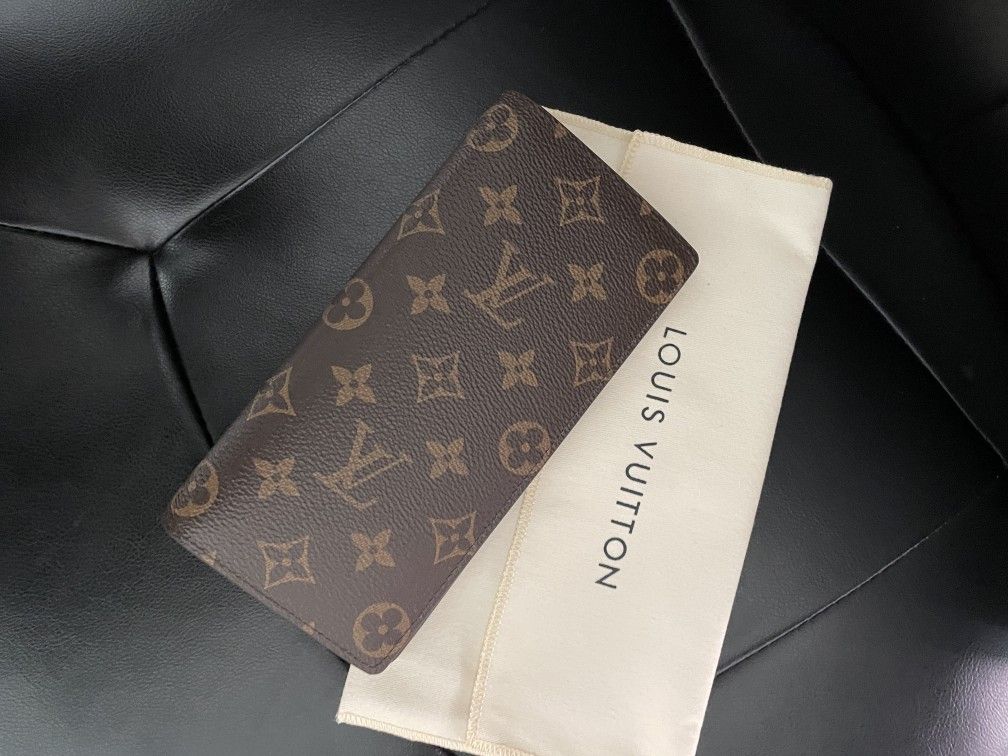 Louis Vuitton Leather Wallet