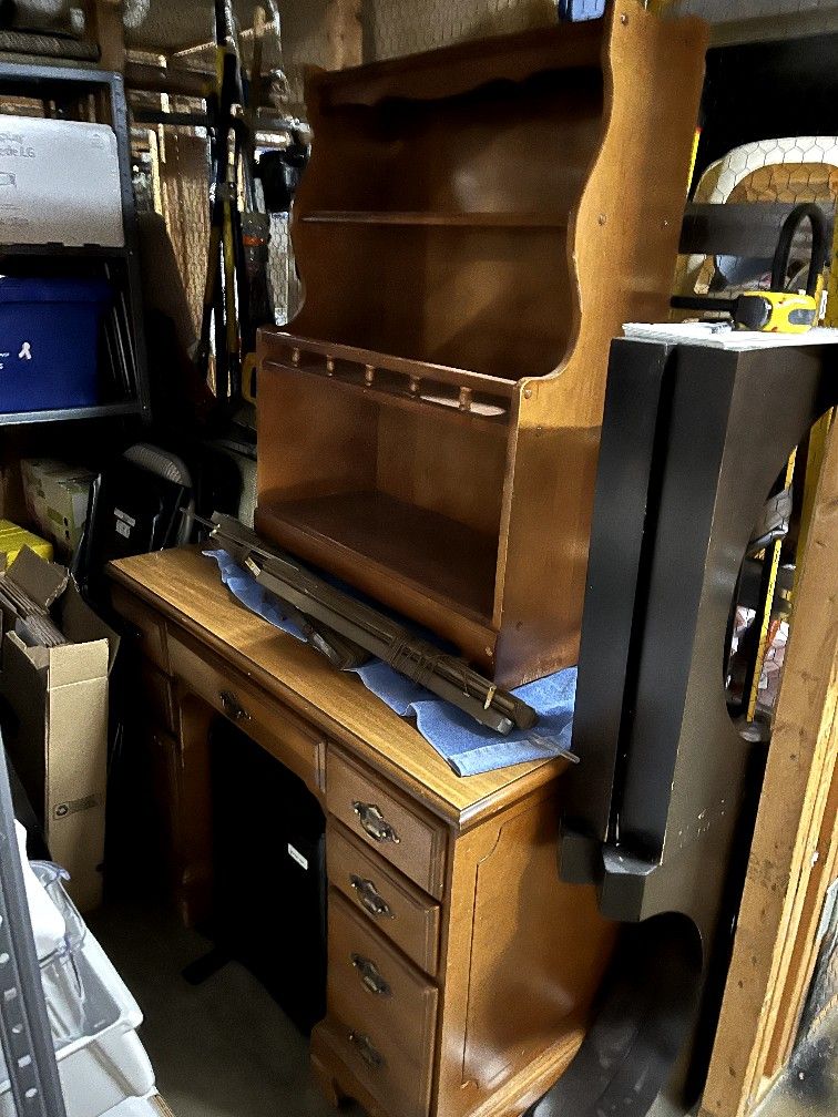 Desk with Hutch