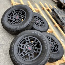 New 2024 TRD OEM 4 Runner Wheels/Tires 