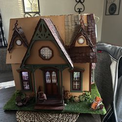 build wood made doll house 