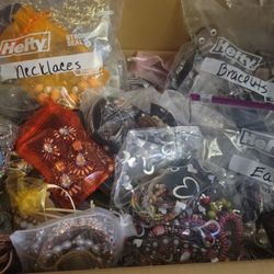 Brand New Jewlery. MAKE OFFER