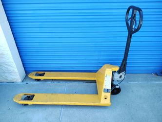 Pallet jack Uline with brake 5500lbs. *like new