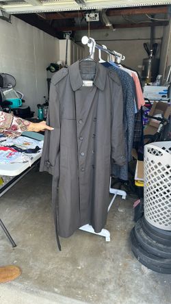 Black trench coat London fog size 44