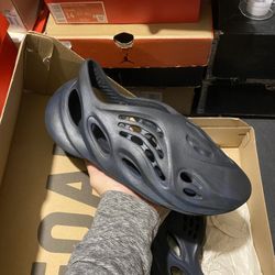 Adidas Yeezy Mineral Blue Foam Runner size 11  USED But Clean