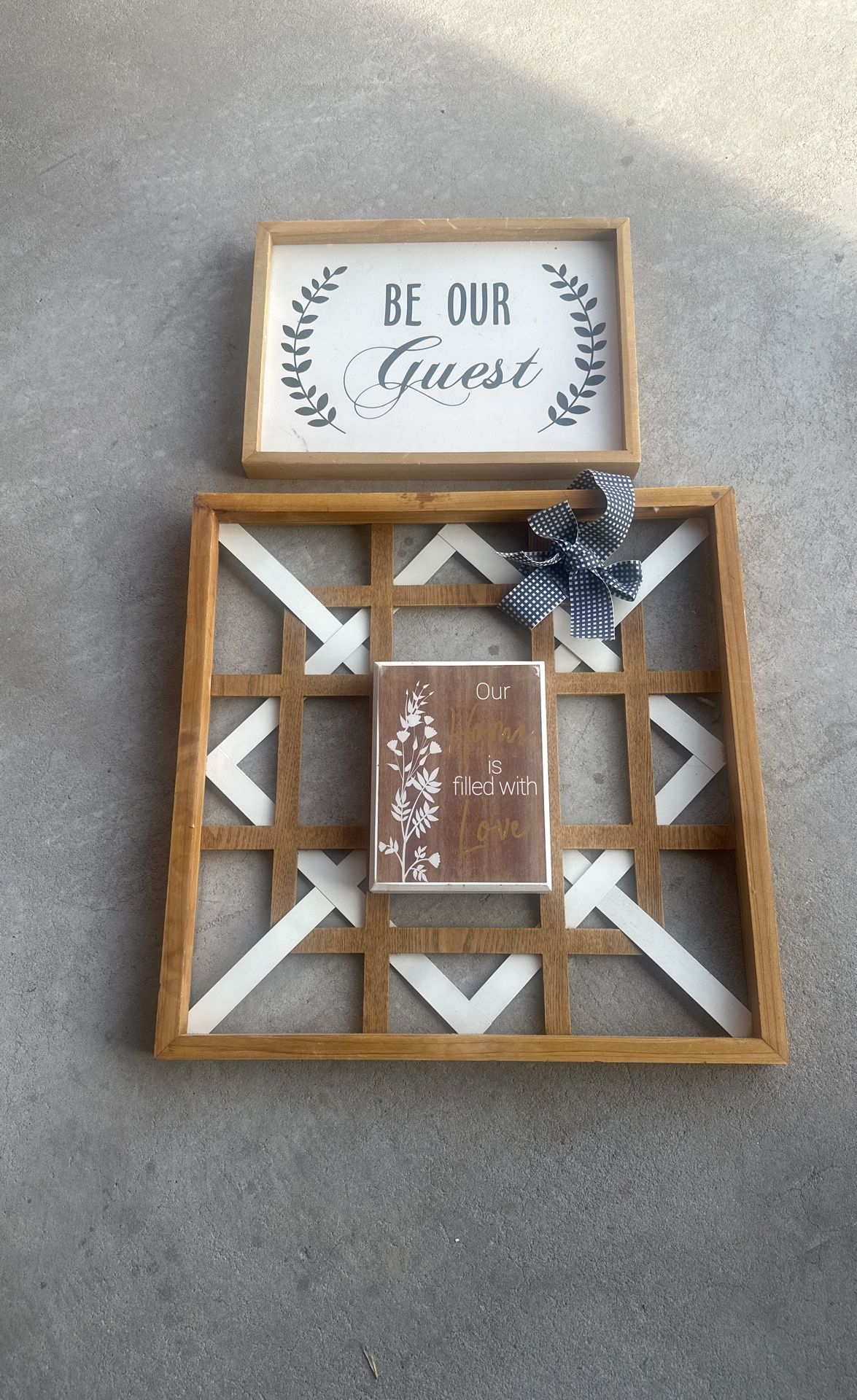 Farmhouse Frame / Guest