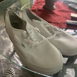Like New Men’s White Vans Size 10