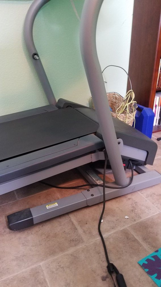 NordicTrack A2250 Treadmill for Sale in Avondale, AZ OfferUp