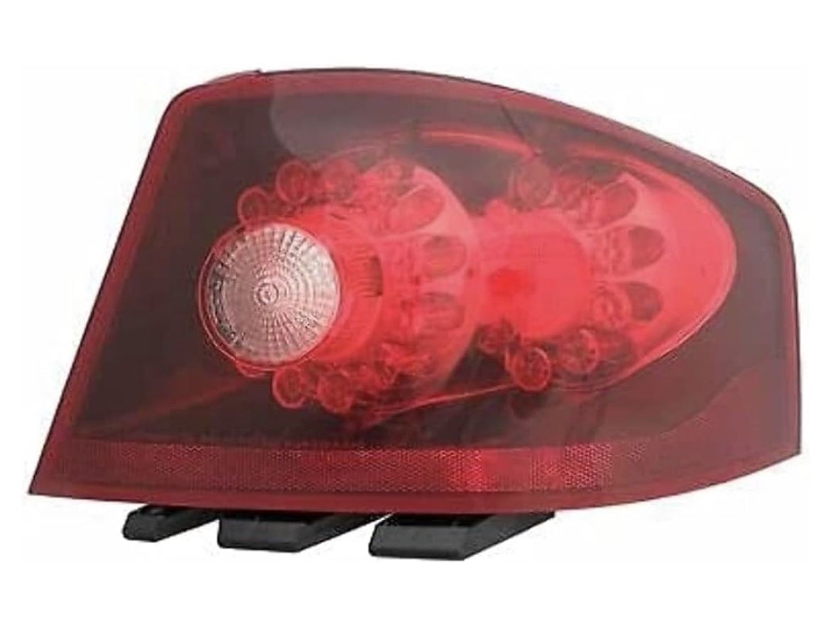 Dodge Avenger Tail Light