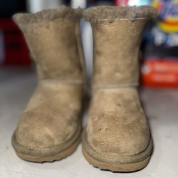 Ugg Bailey Button Style 