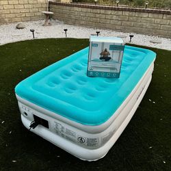 Brand New Air Mattress Camping Air Bed With Built In Pump 