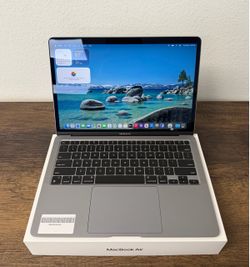 13" MacBook Air M1 8 Core*256GB SSD*8GB RAM