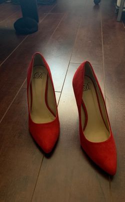 Red heels size 7