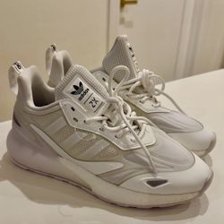 White Woman Adidas Size 7  NEW 