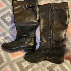 Ladies Black Boots,side Zipper,wide Calf.