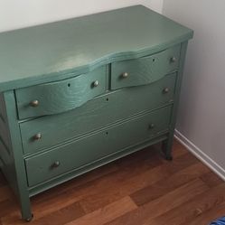 Dresser 1940's
