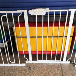 Pet Baby Dog Gate White 30-60” wide x 30” Tall 