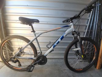GT Aggressor 27.5 Hardtail Mountain Bike Size Large