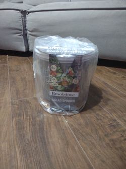 BRAND NEW! BROOKSTONE SALAD SPINNER