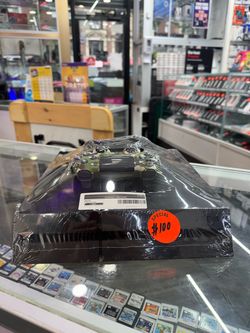 PlayStation 4 PRE-OWNED