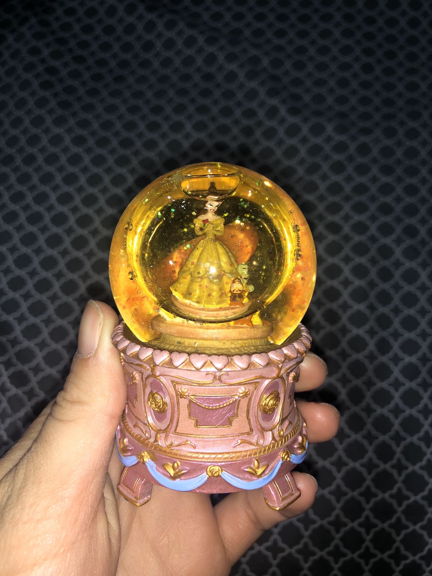 Small belle snowglobe