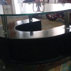 Cocktail table