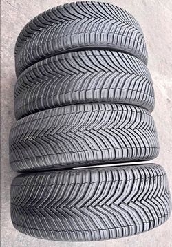 225 60 18 Michelin tires Con Excelente calidad Las 4