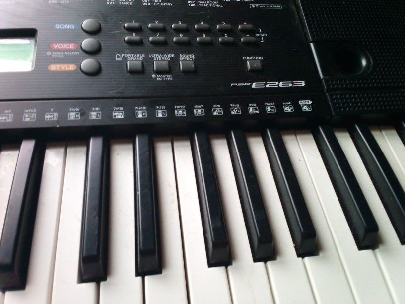 Yamaha Keyboard
