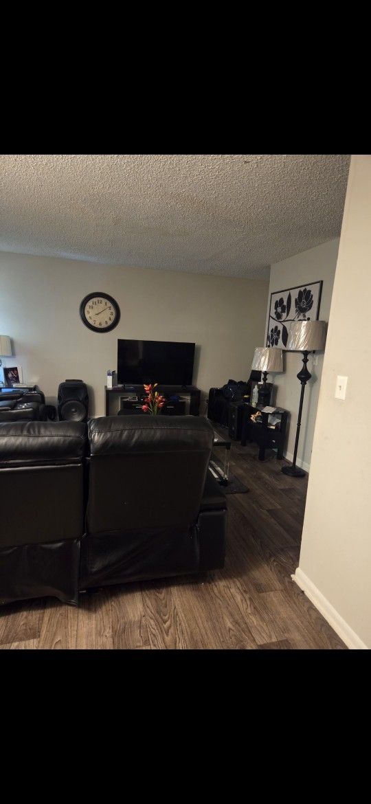 Must Move FAST 3 PIECE  LANE LEATHER RECLINER SET LIGHTS AND PHONE CHARGER SETS