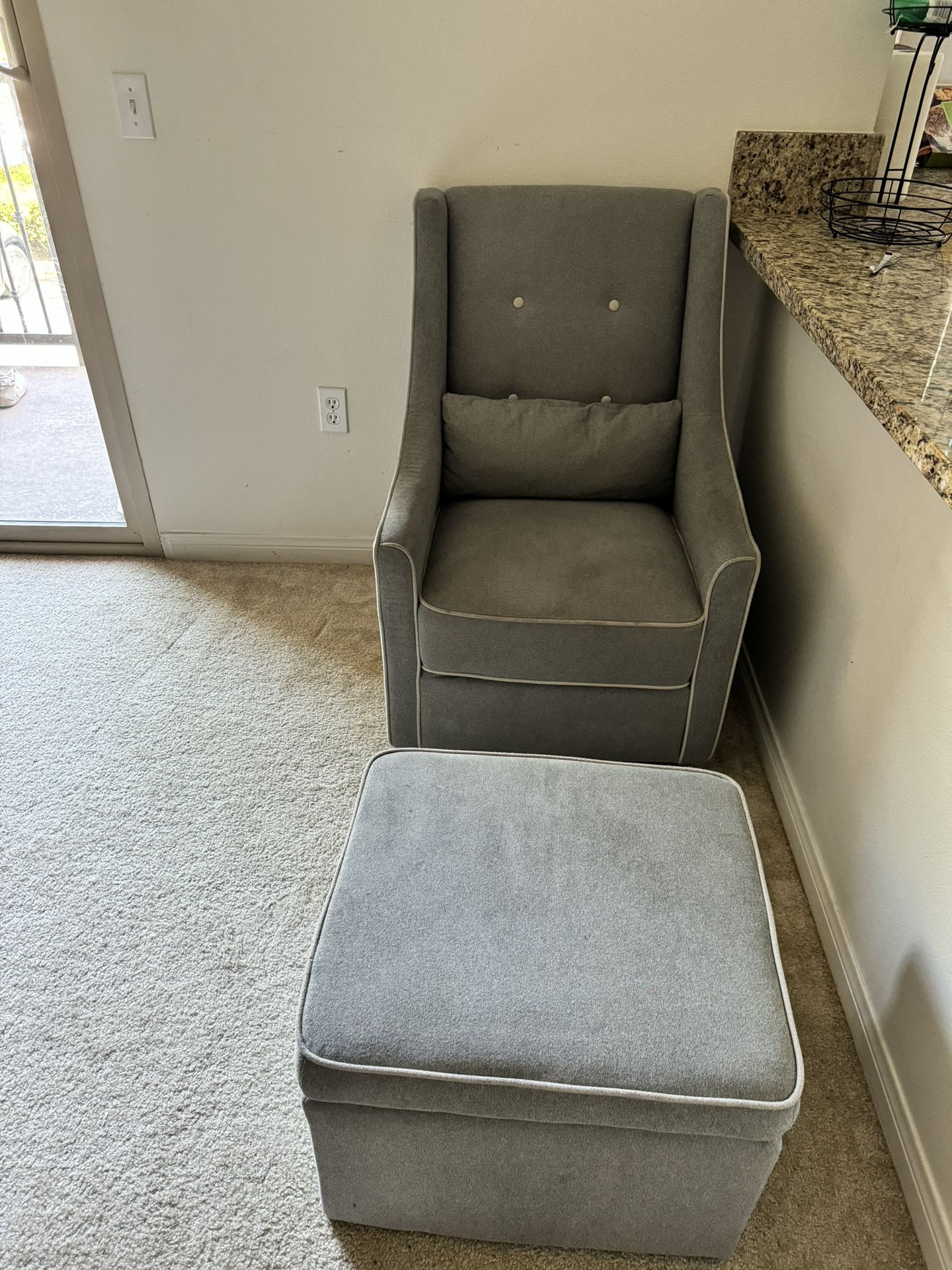Gray Rocking Chair And Ottoman With Storage. 