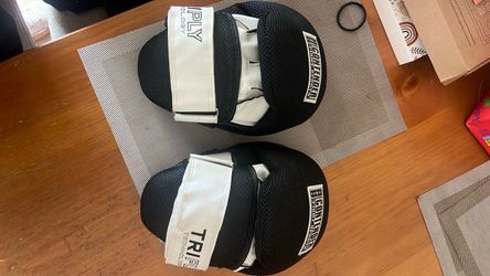 Contender Fight Sports Focus Mitts
