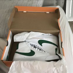 Nike Blazers Mid 77