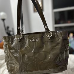 Coach Auth Olive Green Patent Leather Tote Bag Purse Double Handles Dust Bag