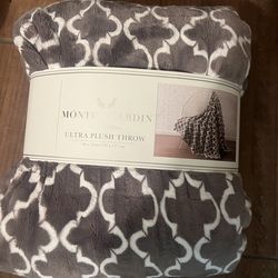 New Ultra Plush Monte  and Jardin  grey and white throw