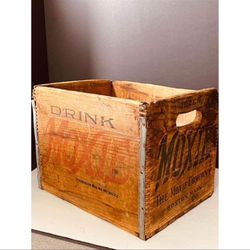 Antique 1900'S "MOXIE" Wood Box/Crate "THE MOXIE COMPANY, BOSTON MASS. 1 DOZEN