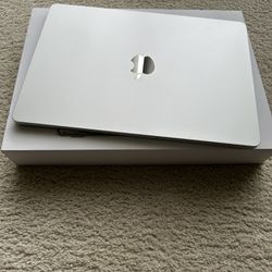 Apple - MacBook Air 15" Laptop - M2 chip - 8GB Memory - 512GB SSD - Silver