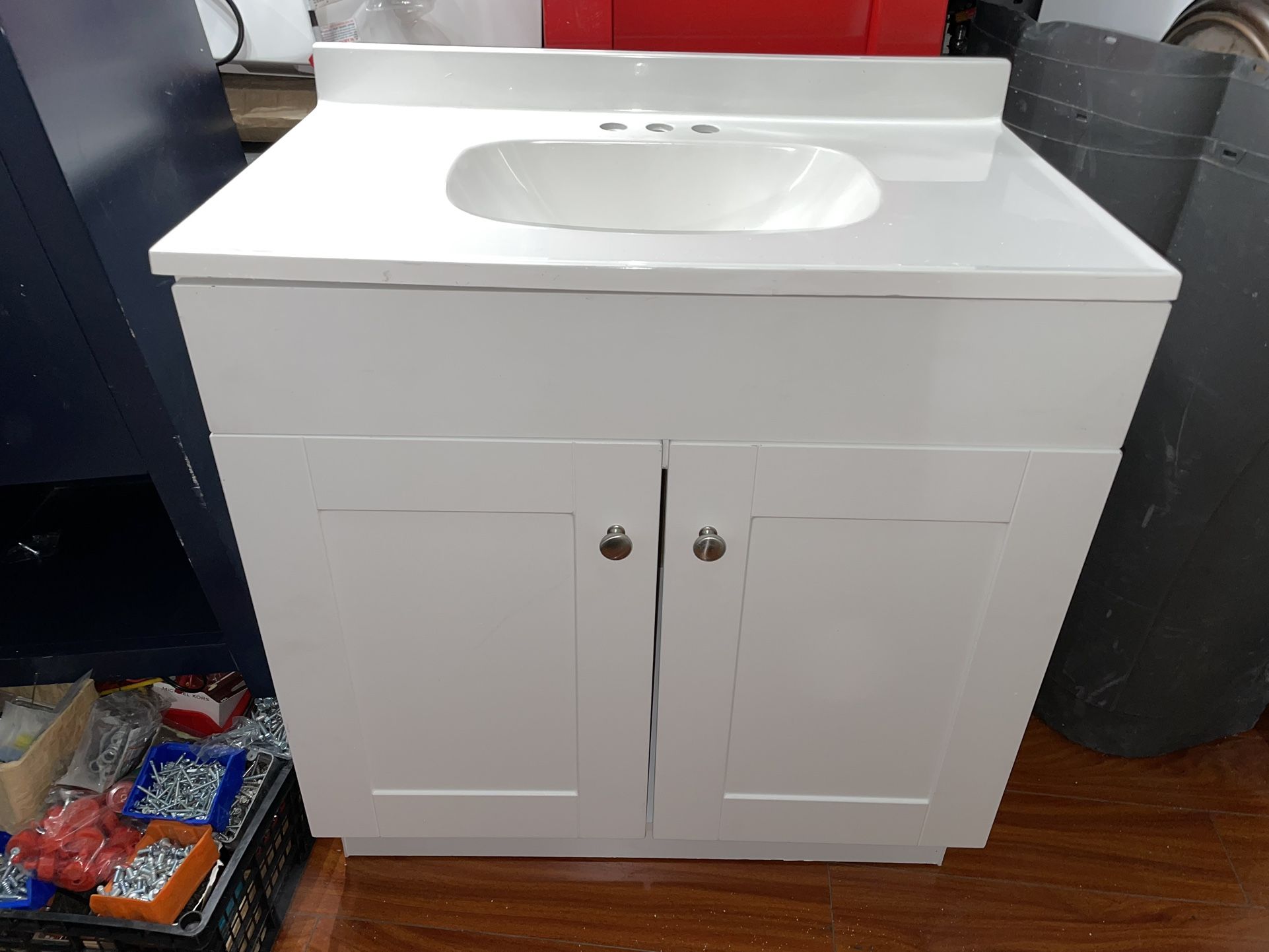 PROJECT SOURCE 30-in White Single Sink Bathroom Vanity with White Cultured Marble Top