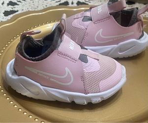 Nikes  size 3.5 used like new toddlers