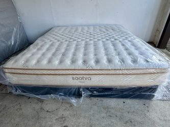 Like New! King Saatva Classic Luxury Firm Mattress - Delivery Available 