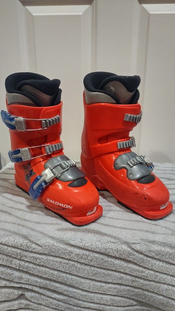 Kids Salomon Ski Boots, Size 23.5