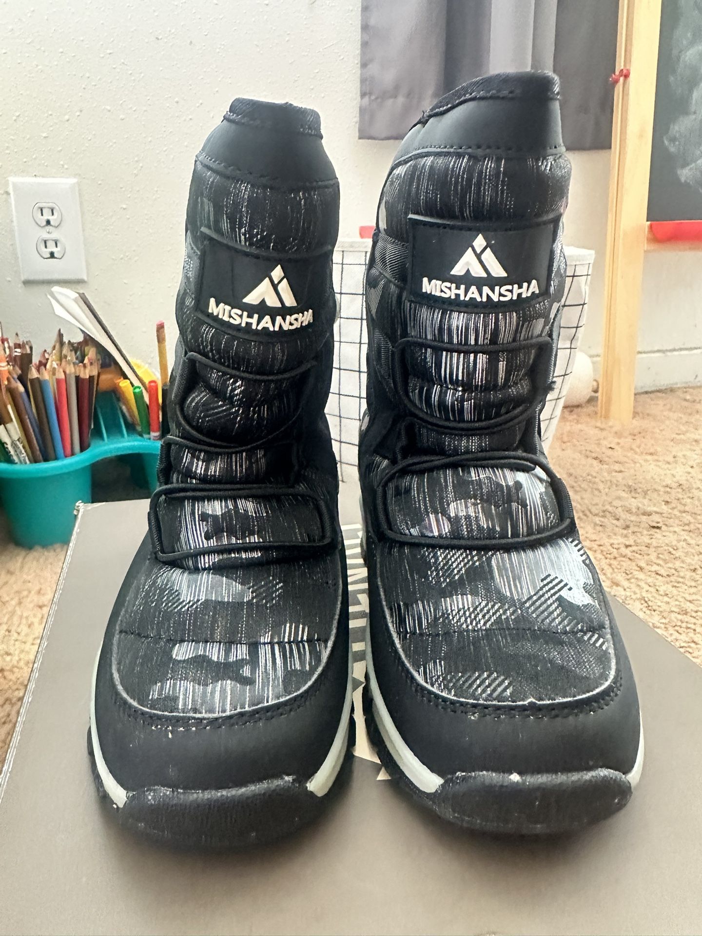 Kids Snow Boots Size 1