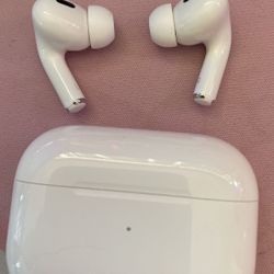 $140 AIRPOD PROS 2 100% AUTHENTIC. USED BUT VERY LITTLE USE
